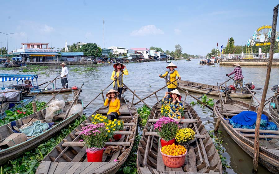 Cai Rang floating market